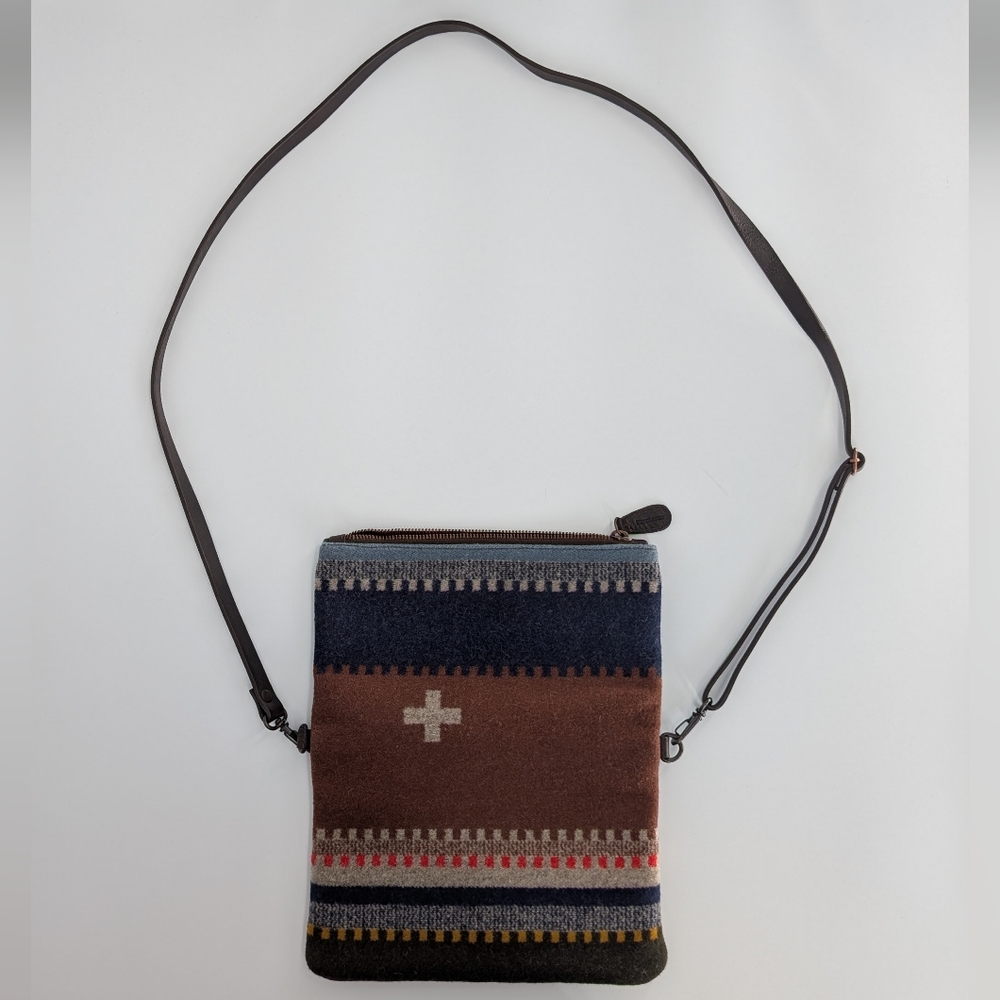 Pendleton Bridger Stripe Foldover Clutch Crossbody | Multicolor Wool Canvas - Picture 7 of 14